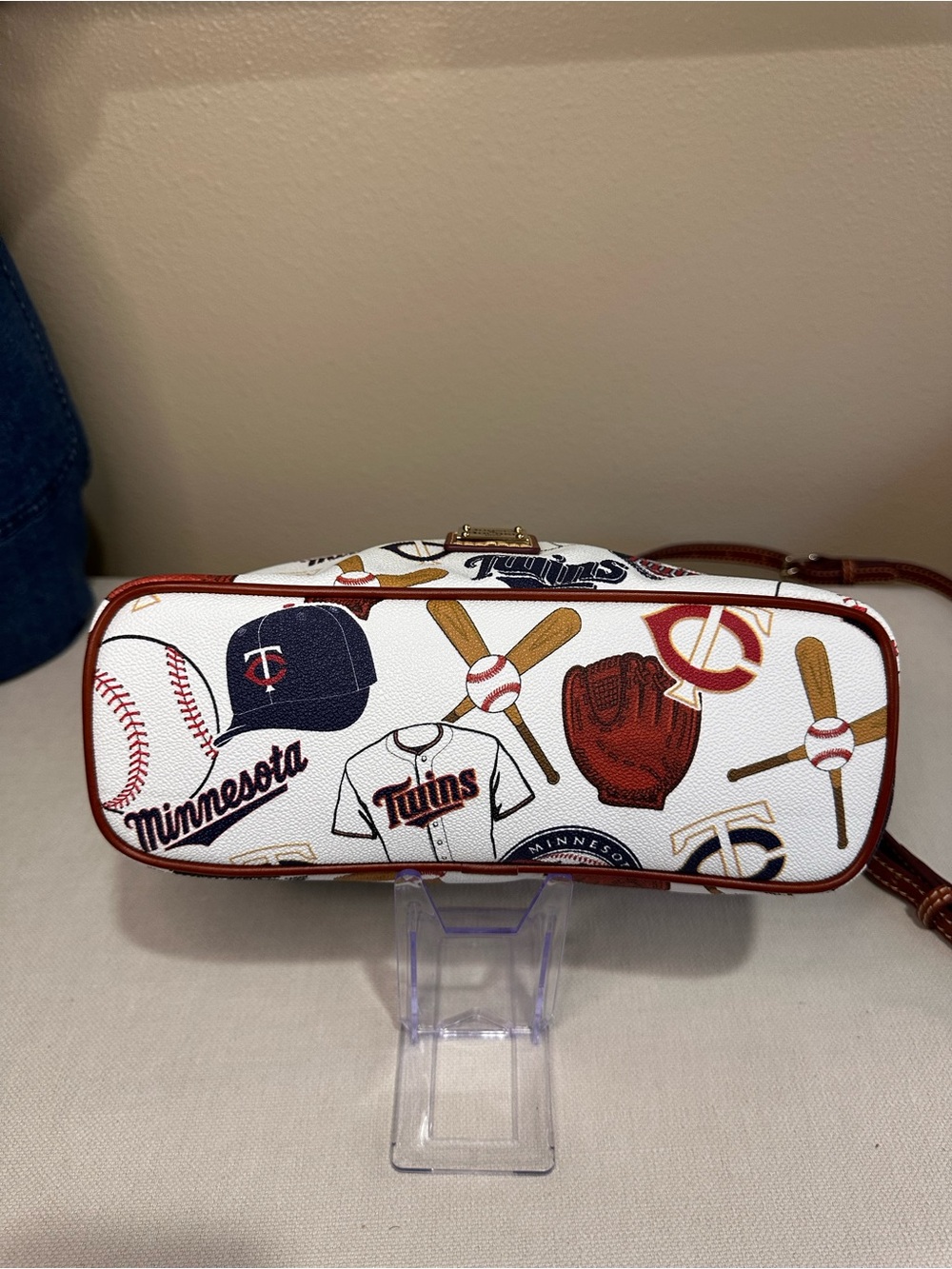 Dooney & Bourke Women's MLB Minnesota Twins Suki Crossbody Bag - Picture 5 of 16